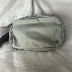 Lululemon Everywhere Belt Bag